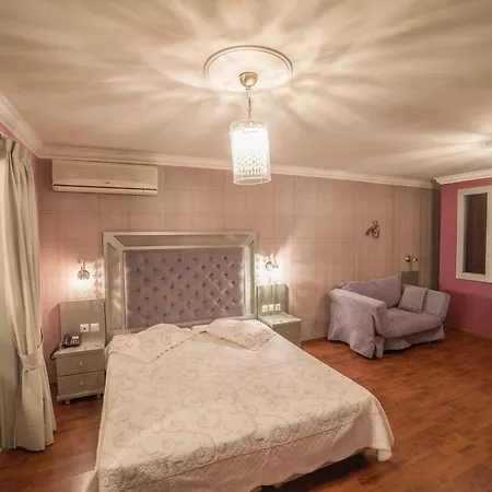 Delphi Art By Prima Hotel