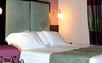 Hotel Delphi Art By Prima