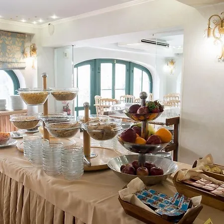 Delphi Art Hotel 3*