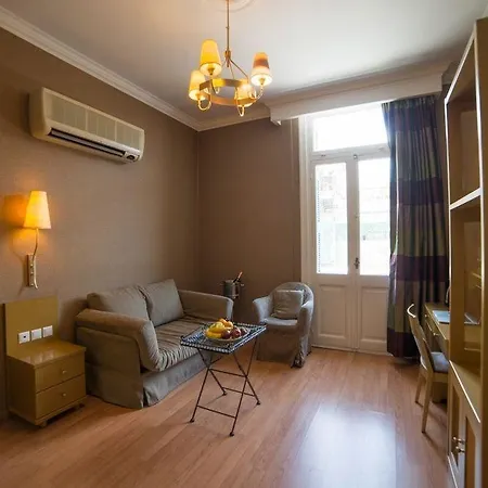 Delphi Art Hotel 3*