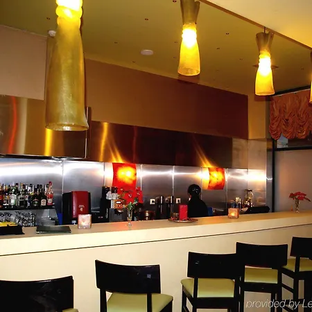 Hotel Delphi Art 3*